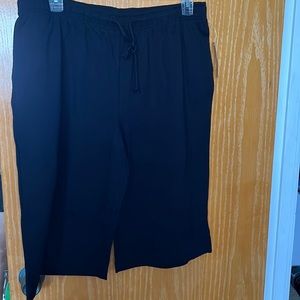 Karen Scott sport black cropped pants